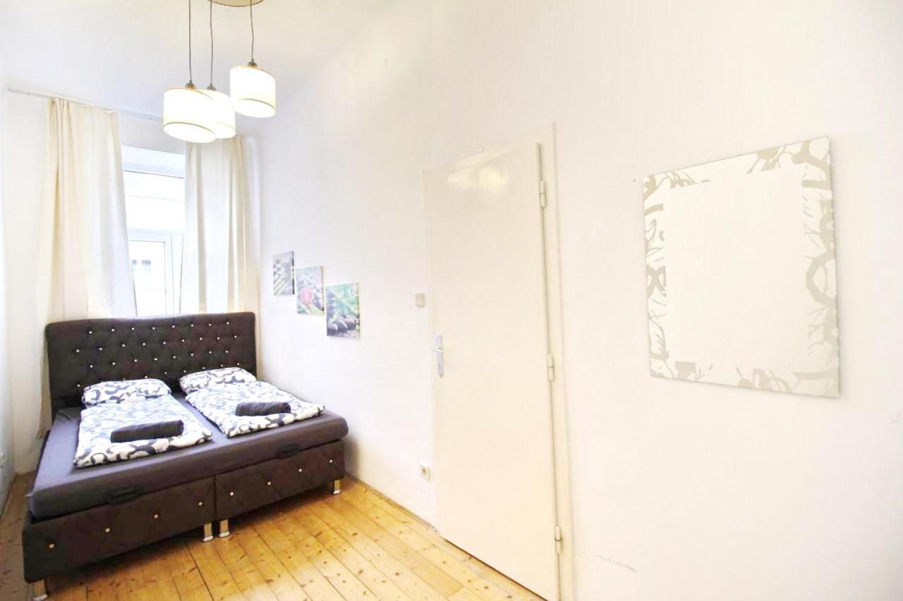 Comfortable Near Schoenbrunn Palace Hl Homestay *